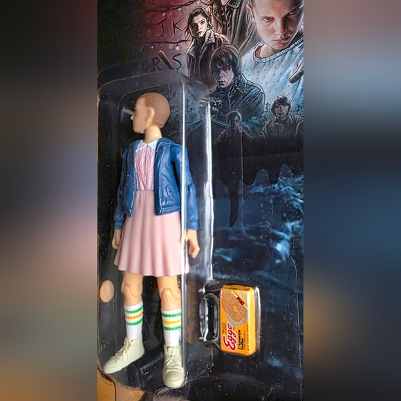Funko Stranger Things Eleven Figure - OUT OF PRODUCTION COLLECTABLE - Picture 3 of 4
